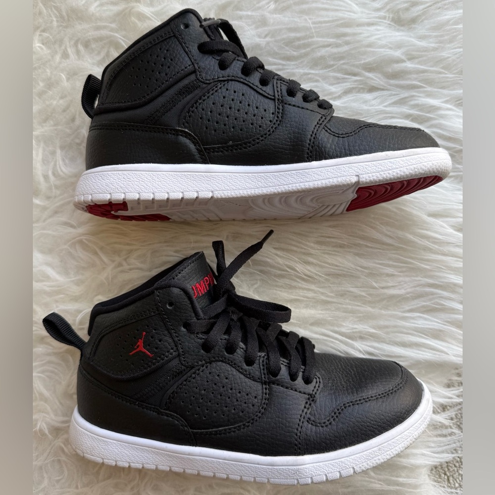 Nike Jordan Access PS Black/Gym Red/White Sneakers AV7942 001 Boy Size 1.5Y